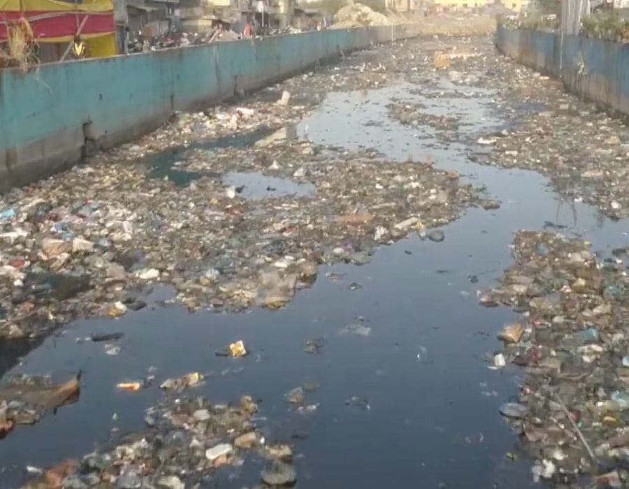 Water pollution at an Indian river